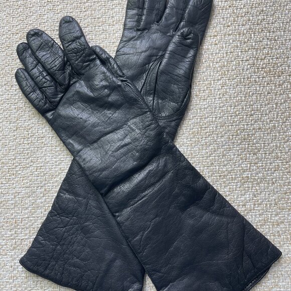 Saks Fifth Avenue Accessories - Women's gloves size 7M Black leather gloves Ladies long gloves Vintage made in F
